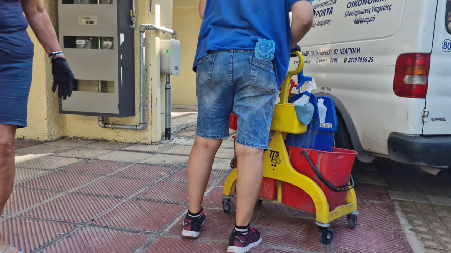 Θεσσαλονίκη: «Ο γιος της ούρλιαζε συχνά, ξέραμε ότι έχει προβλήματα», λένε γείτονες της 79χρονης που βρέθηκε νεκρή