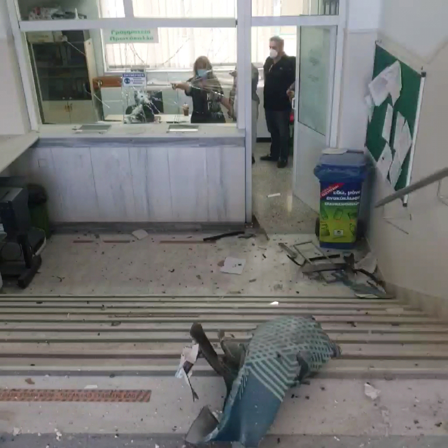 Ανατίναξαν το ΑΤΜ στο Σισμανόγλειο - Οι δράστες είχαν ντυθεί γιατροί