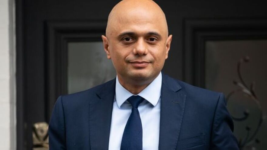 Και επίσημα υποψήφιος για την πρωθυπουργία της Βρετανίας ο πρώην ΥΠΟΙΚ που «έσυρε» τον χορό των παραιτήσεων