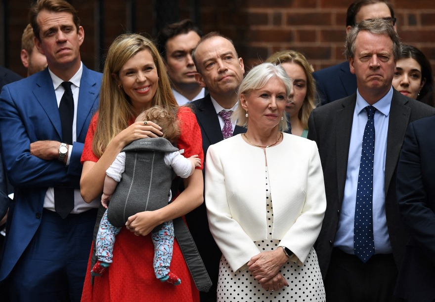  Ο Μπόρις μένει μέχρι να φύγει γιατί... ετοιμάζει γαμήλια δεξίωση για την Κάρι στην πρωθυπουργική κατοικία