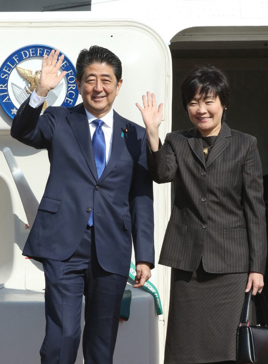 Άκιε Άμπε: Η dj που έγινε «πρώτη κυρία» στο πλευρό του Σίνζο Άμπε και ανέτρεψε τους κανόνες στην Ιαπωνία