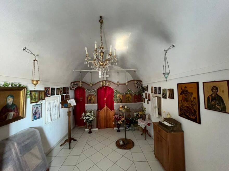 Μύκονος: Η Ι.Μ. Παναγίας Τουρλιανής διαψεύδει ότι ξωκλήσι μετατράπηκε σε τουριστικό κατάλυμα