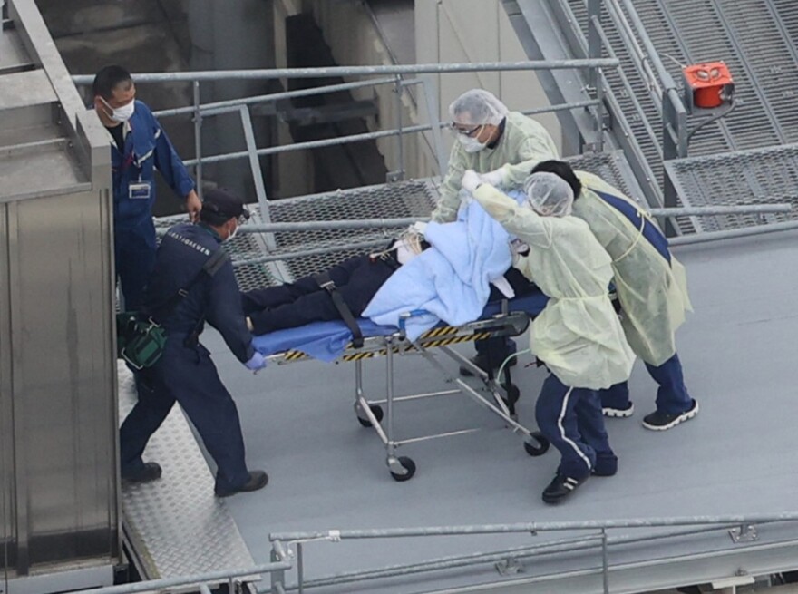 Σίνζο Άμπε: Πυροβόλησαν πισώπλατα τον πρώην πρωθυπουργό της Ιαπωνίας ενώ έδινε ομιλία