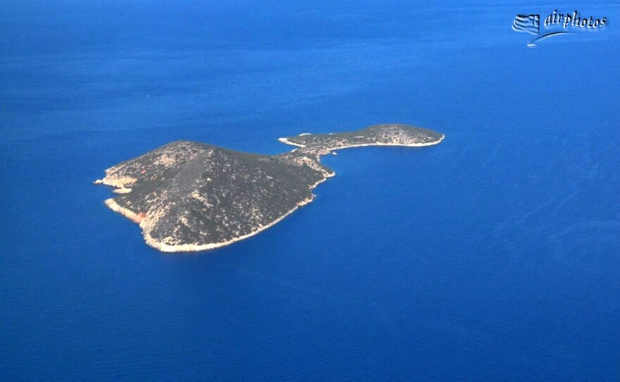 Οι άγνωστες «κυράδες» του Αιγαίου: η «κυρά της Ρήνειας» και η «κυρά της Σαμιοπούλας»