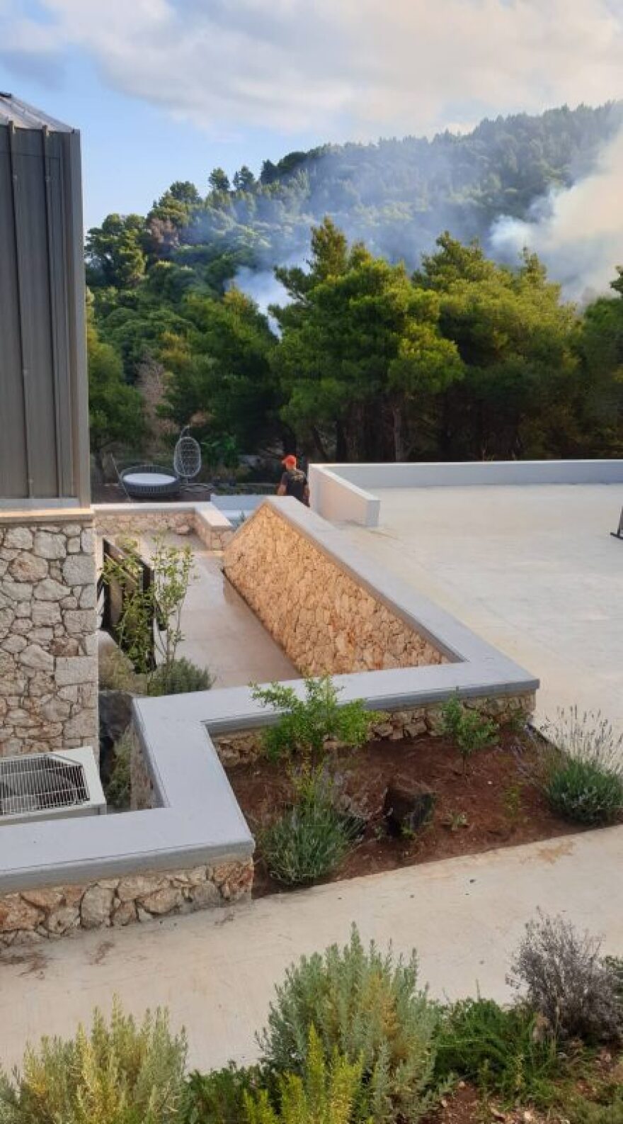 Λευκάδα: Φωτιά στο Πόρτο Κατσίκι – Επιχείρηση της Πυροσβεστικής και με εναέρια μέσα