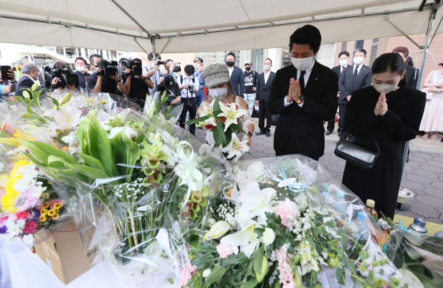 Σίνζο Άμπε: Ο δολοφόνος πίστευε ότι ήταν μέλος θρησκευτικής οργάνωσης που κατέστρεψε την οικογένειά του 