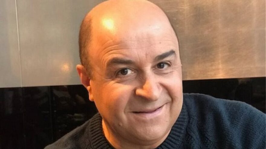 Μάρκος Σεφερλής: «Όλες αυτές οι παρουσιάστριες ήταν αδιάφορες; Τώρα ξαφνικά το 2022 τους ενοχλεί και μόνο από το στόμα του Σεφερλή και μέσα από ρόλο;»