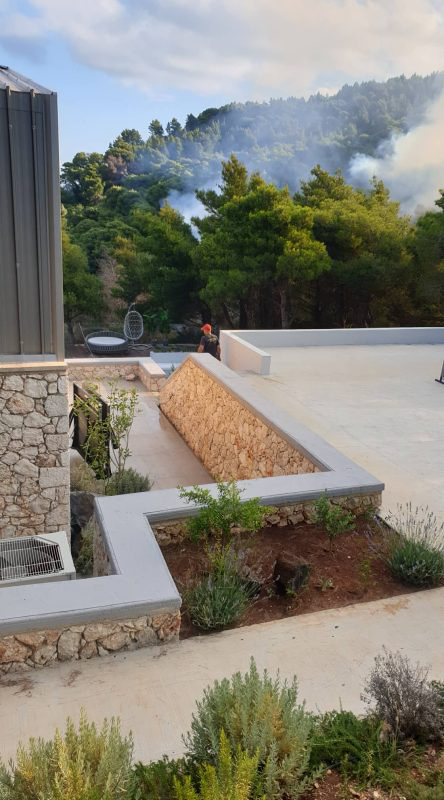 Λευκάδα: Φωτιά στο Πόρτο Κατσίκι – Επιχείρηση της Πυροσβεστικής και με εναέρια μέσα