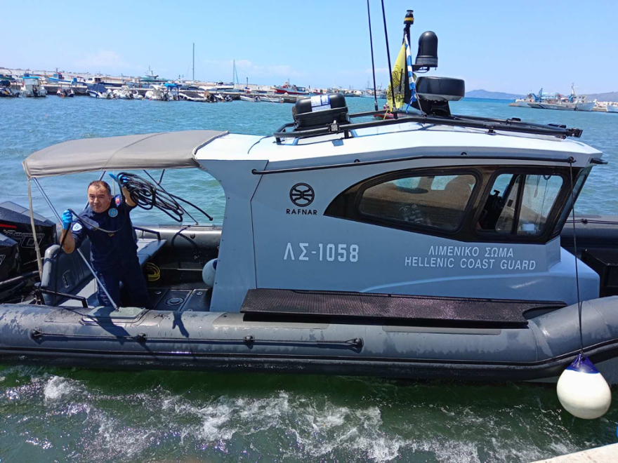 Αγωνία για τον τρίτο αγνοούμενο στη Χαλκιδική - «Μέσα σε μία στιγμή βρεθήκαμε παγιδευμένοι στην ανοιχτή θάλασσα»
