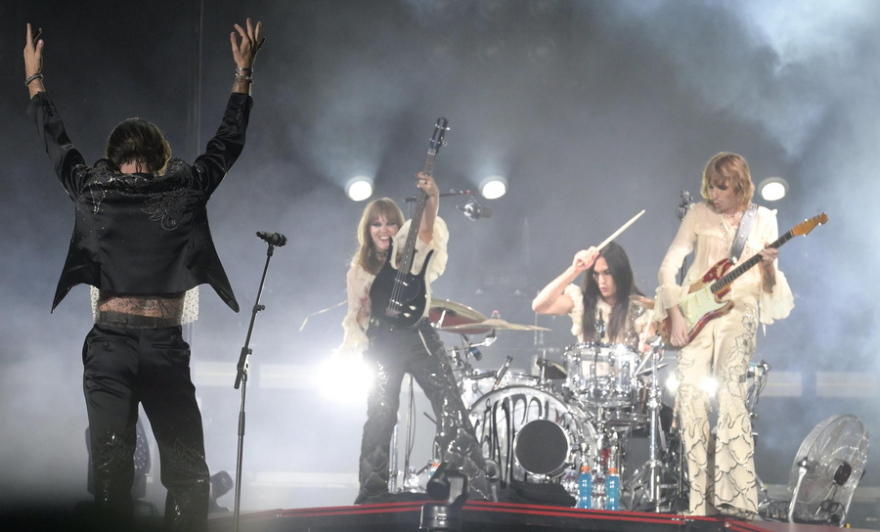 Maneskin: Σχεδόν 70.000 θεατές χωρίς μάσκα σε συναυλία τους στη Ρώμη, παρά τις προειδοποιήσεις