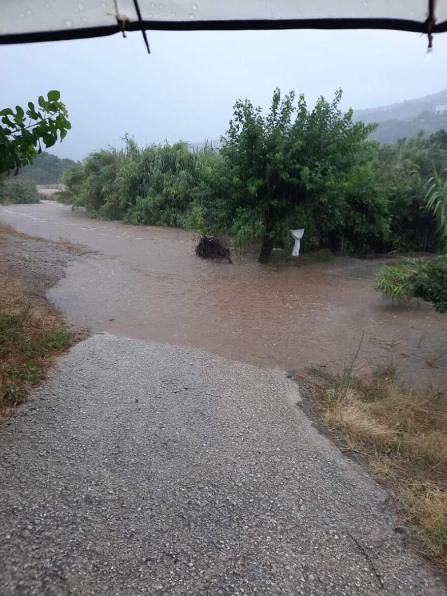Καιρός - Σκύρος: Ζημιές και προβλήματα άφησε πίσω της η κακοκαιρία - Αίτημα να κηρυχθεί σε κατάσταση έκτακτης ανάγκης