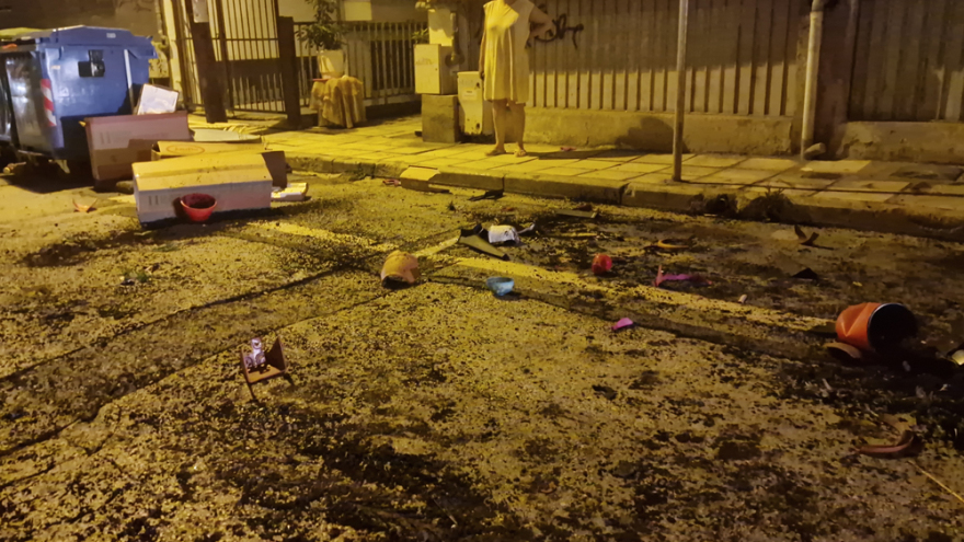 Θεσσαλονίκη: Παρέα δέκα ατόμων πλακώθηκαν στο ξύλο και γρονθοκόπησαν 37χρονο που πήγε να τους χωρίσει