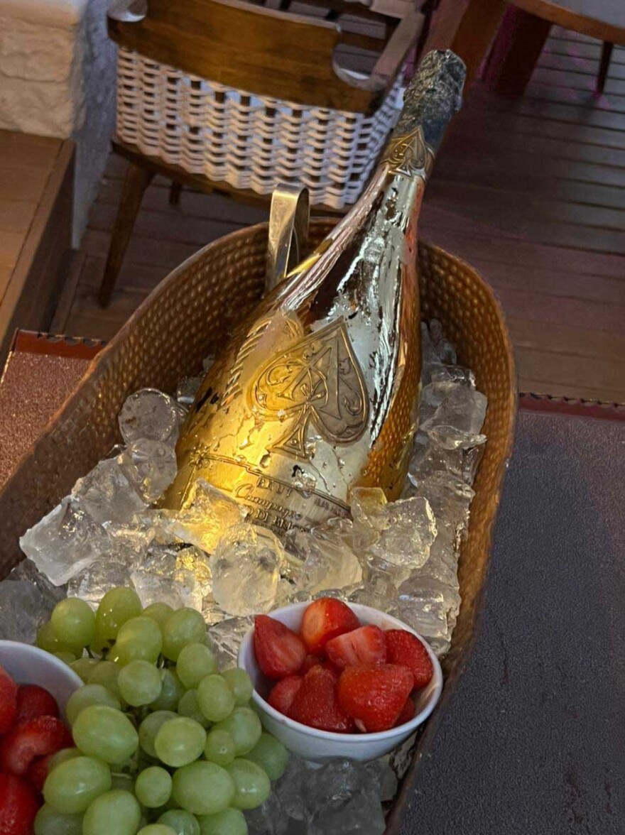 Ο χαμός, ο Αργυρός, τα «μαύρα σκοτάδια» στη Μύκονο και οι σαμπάνιες 