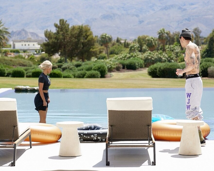 Κιμ Καρντάσιαν και Πιτ Ντέιβιντσον «πλημμυρίζουν» τα social media με φωτογραφίες τους