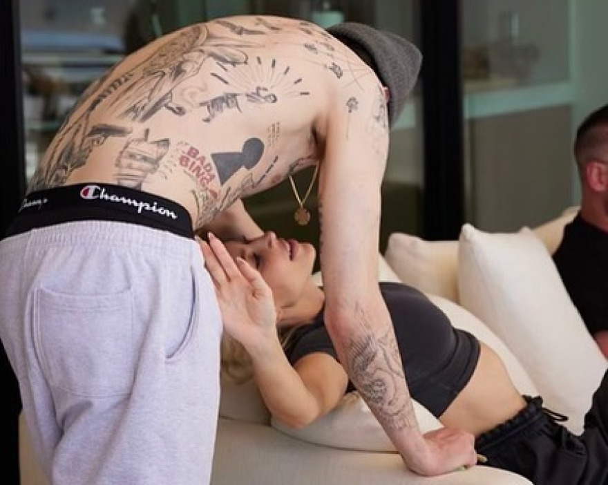 Κιμ Καρντάσιαν και Πιτ Ντέιβιντσον «πλημμυρίζουν» τα social media με φωτογραφίες τους