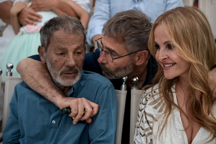 Σταύρος Ξαρχάκος: Το Περιστέρι υποκλίθηκε στον σπουδαίο δημιουργό