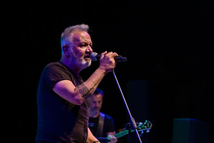 Σταύρος Ξαρχάκος: Το Περιστέρι υποκλίθηκε στον σπουδαίο δημιουργό