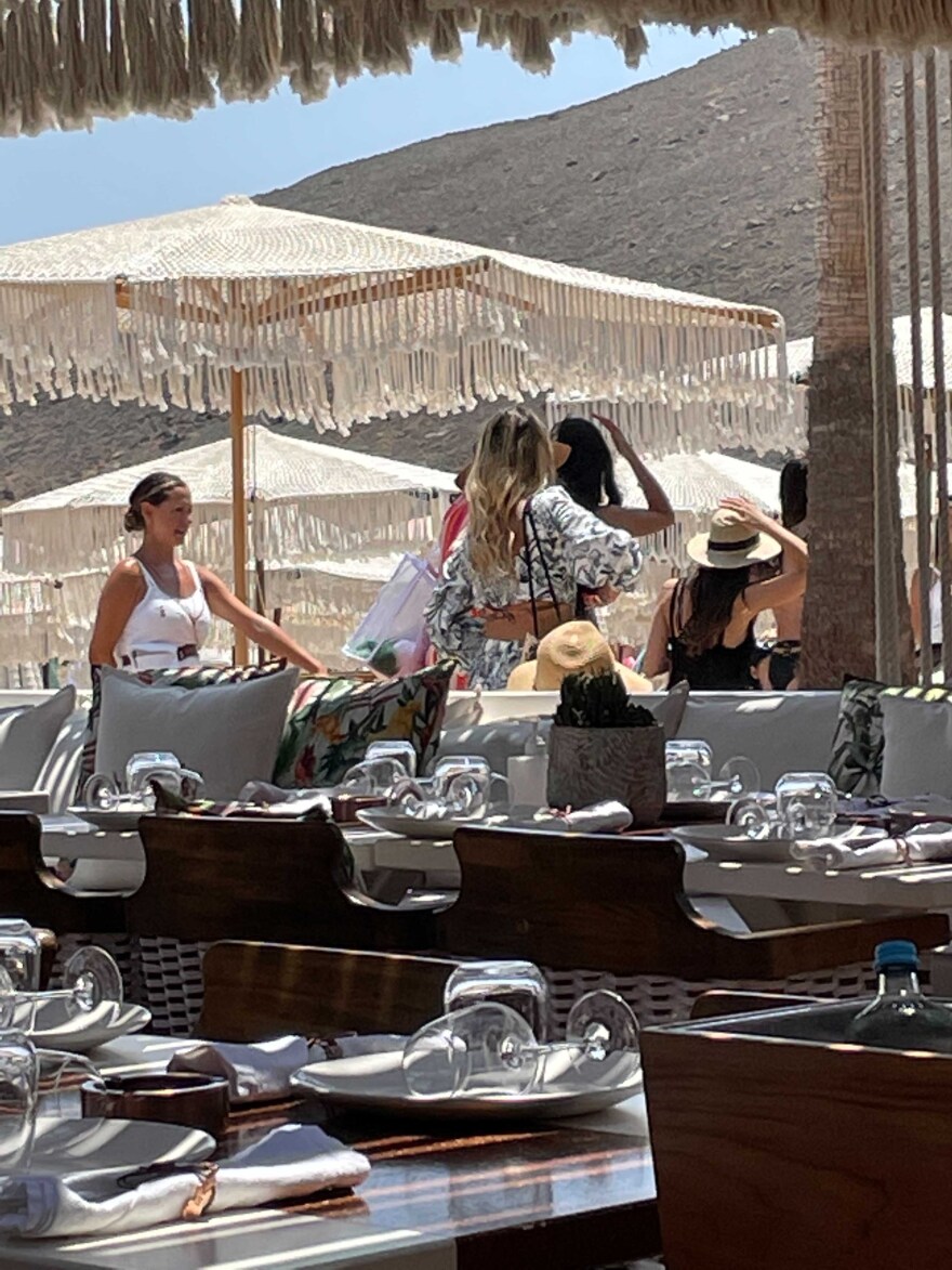 Ο χαμός, ο Αργυρός, τα «μαύρα σκοτάδια» στη Μύκονο και οι σαμπάνιες 