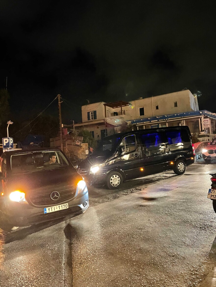 Ο χαμός, ο Αργυρός, τα «μαύρα σκοτάδια» στη Μύκονο και οι σαμπάνιες 