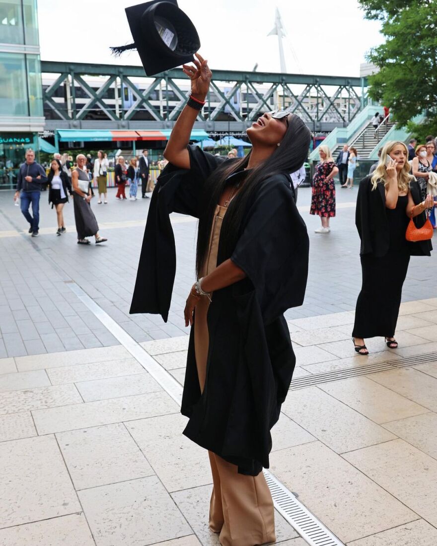 Ναόμι Κάμπελ: Αναγορεύτηκε επίτιμη διδάκτωρ