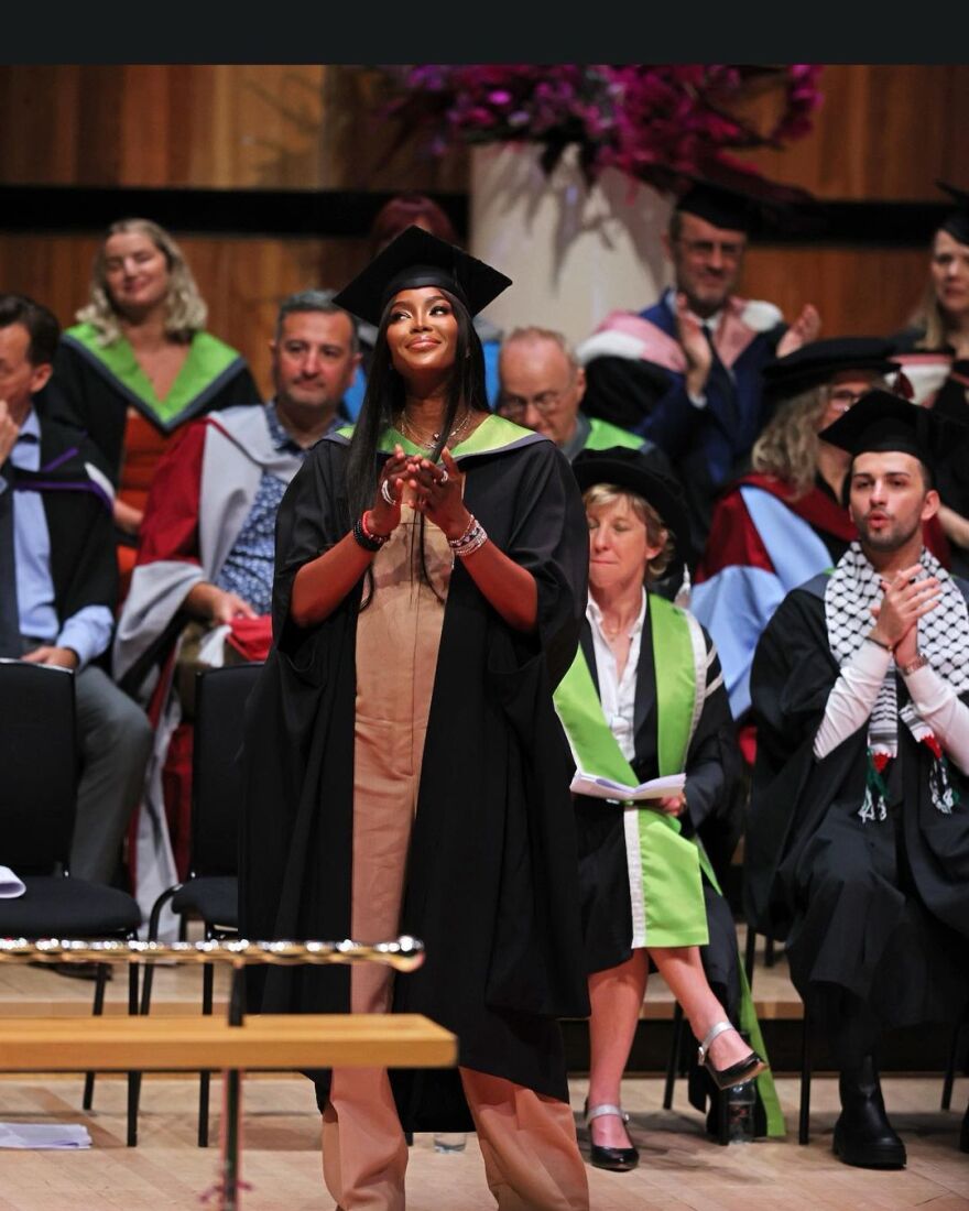 Ναόμι Κάμπελ: Αναγορεύτηκε επίτιμη διδάκτωρ