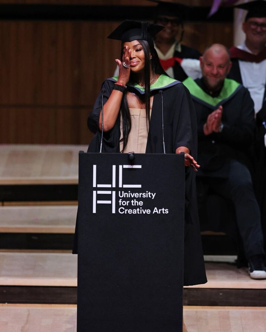 Ναόμι Κάμπελ: Αναγορεύτηκε επίτιμη διδάκτωρ