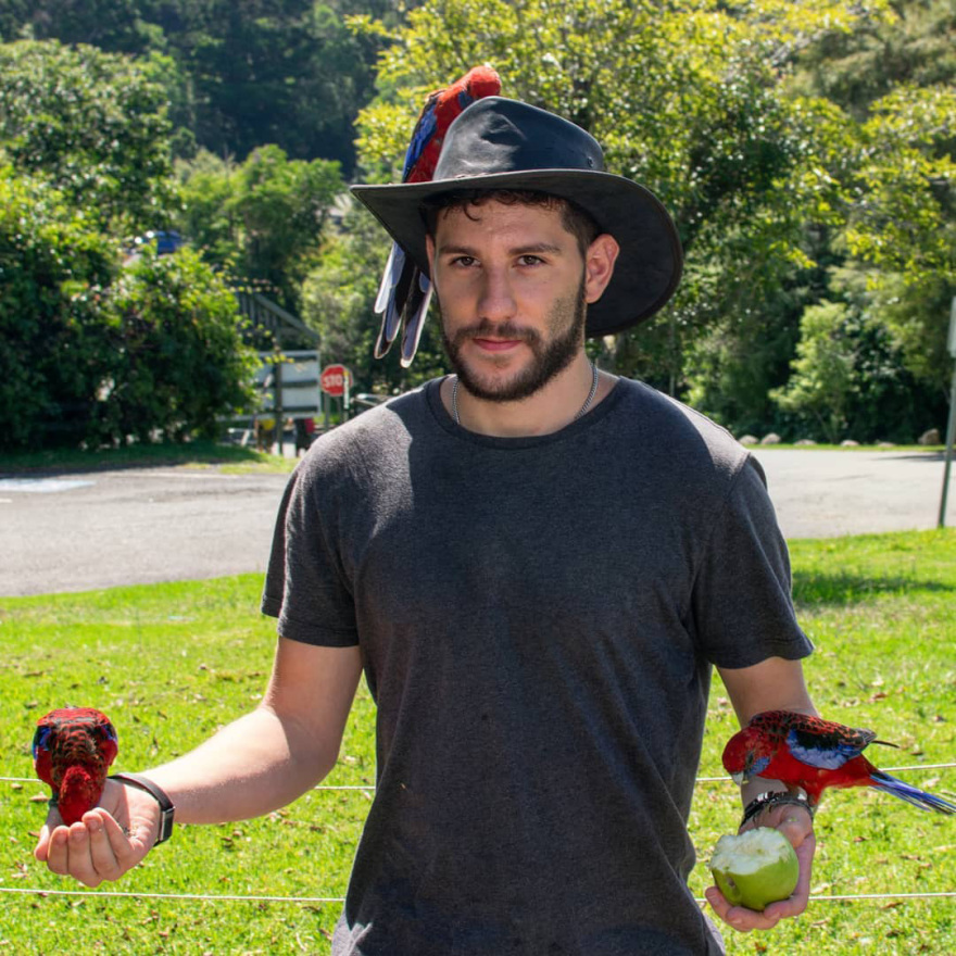 «Η μπάλα ήταν μισοξεφούσκωτη, με το ζόρι την κρατούσα» λέει ο Ιβάν που διασώθηκε στη Χαλκιδική ύστερα από 19 ώρες