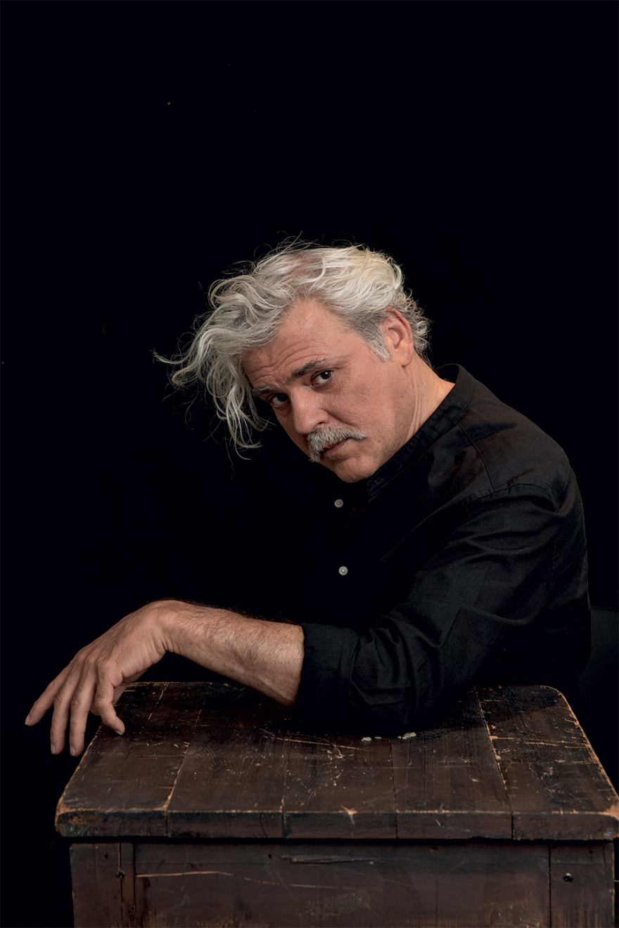 Νίκος Καραθάνος: «Η τέχνη οφείλει να είναι τρομερή»