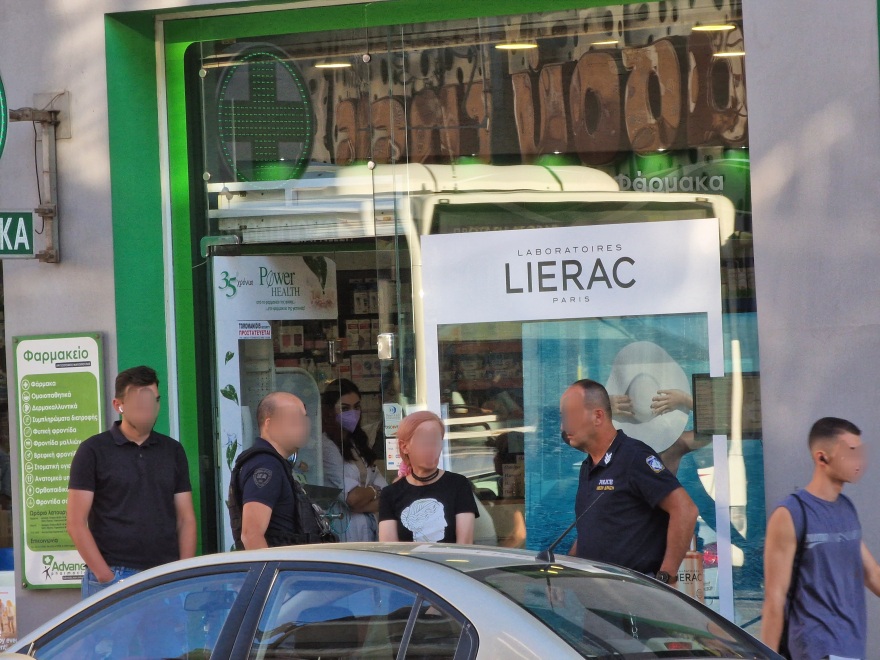 Θεσσαλονίκη: Τρανς μπήκε σε φαρμακείο και κατήγγειλε ότι την ακολουθούσε ο άντρας που τη βίασε