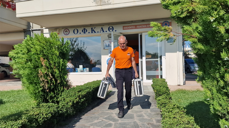 Χαλκιδική: «Έχουμε πίστη» λέει με αγωνία η μητέρα του 28χρονου Μάρτιν - Συμμετέχει στις έρευνες εντοπισμού του γιου της