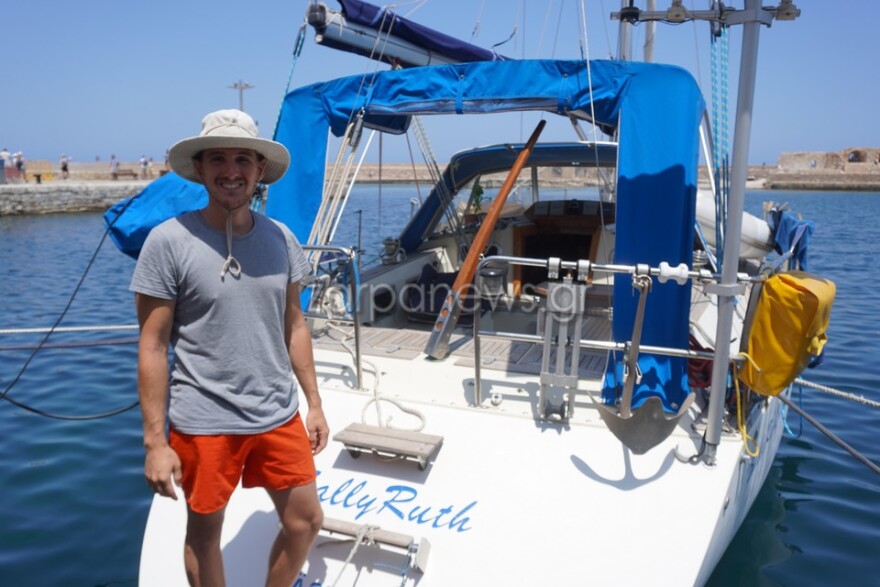 Κρήτη: Χανιώτης ζει 6 χρόνια σε σκάφος και κάνει τον γύρο του κόσμου με την γυναίκα του από την Γουινέα Μπισσάου 