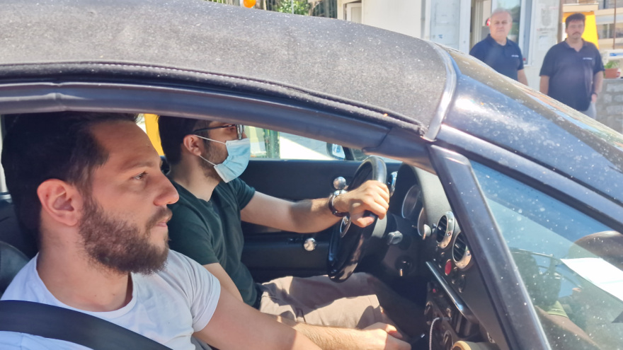 Πήρε εξιτήριο ο 30χρονος Ιβάν που πάλευε με τα κύματα στη Χαλκιδική για 20 ώρες - Τι δήλωσε βγαίνοντας από το νοσοκομείο