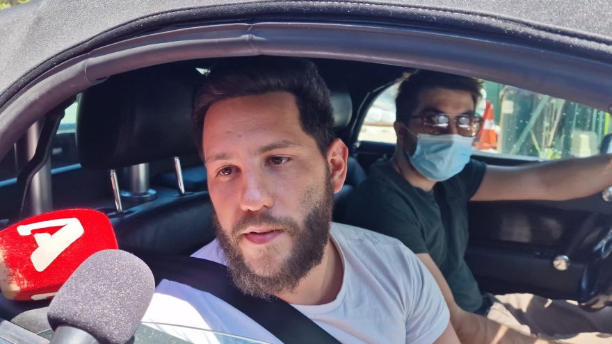 Πήρε εξιτήριο ο 30χρονος Ιβάν που πάλευε με τα κύματα στη Χαλκιδική για 20 ώρες - Τι δήλωσε βγαίνοντας από το νοσοκομείο