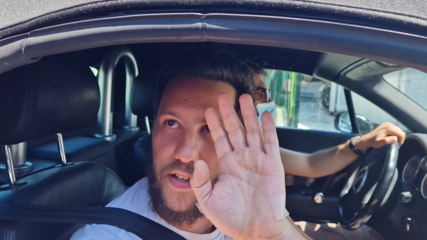 Πήρε εξιτήριο ο 30χρονος Ιβάν που πάλευε με τα κύματα στη Χαλκιδική για 20 ώρες - Τι δήλωσε βγαίνοντας από το νοσοκομείο