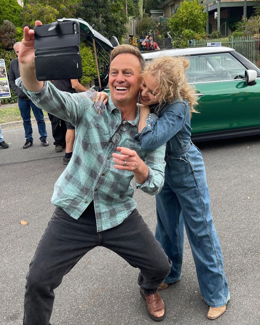 Κάιλι Μινόγκ και Τζέισον Ντόνοβαν μαζί στη μικρή οθόνη μετά από 30 χρόνια