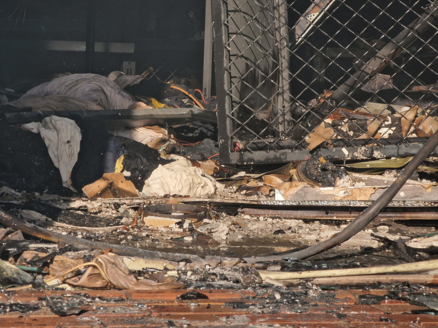 Θεσσαλονίκη: Βραχυκύκλωμα φέρεται να προκάλεσε τη φωτιά στο κατάστημα αθλητικών ειδών 