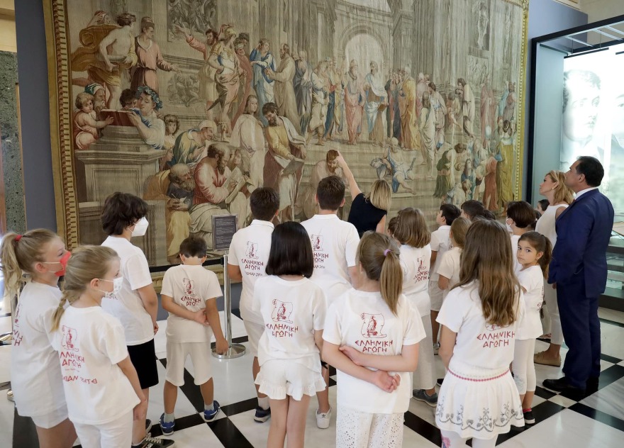 Άδωνις Γεωργιάδης - Ευγενία Μανωλίδου: Μαζί στη Βουλή μετά τη διάψευση των φημών ότι τη χτύπησε - Δείτε φωτογραφίες