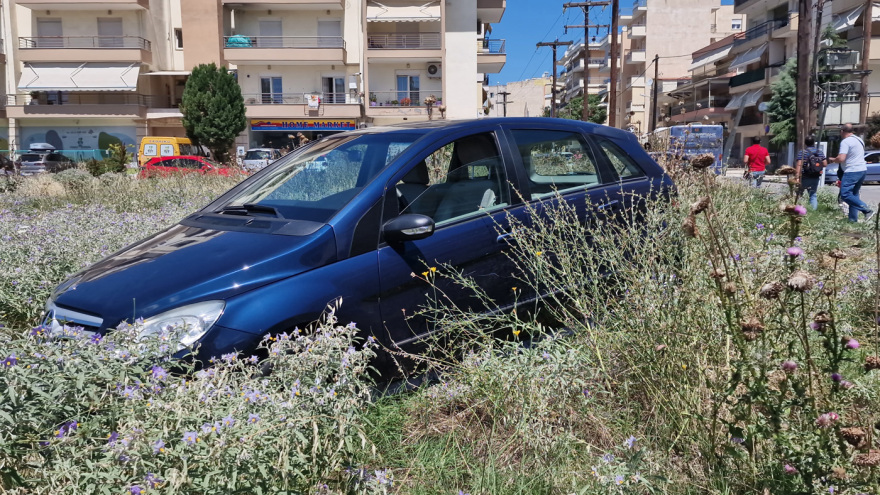 Θεσσαλονίκη: Αυτοκίνητο έπεσε πάνω σε στάση του ΟΑΣΘ - Τρεις τραυματίες