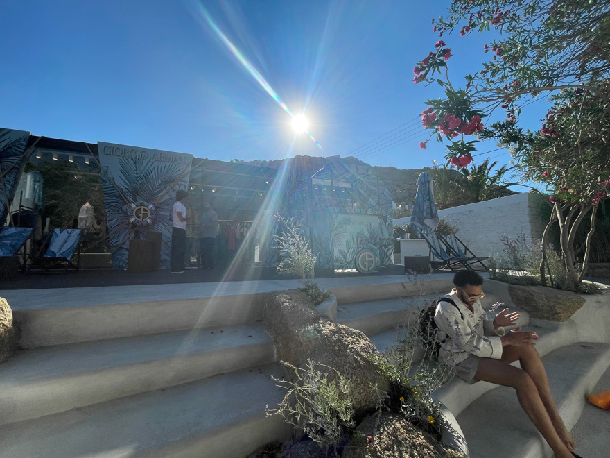 Μύκονος: Τα γενέθλια του «Λύκου της Wall Street» και το «glam dinner» του Αρμάνι