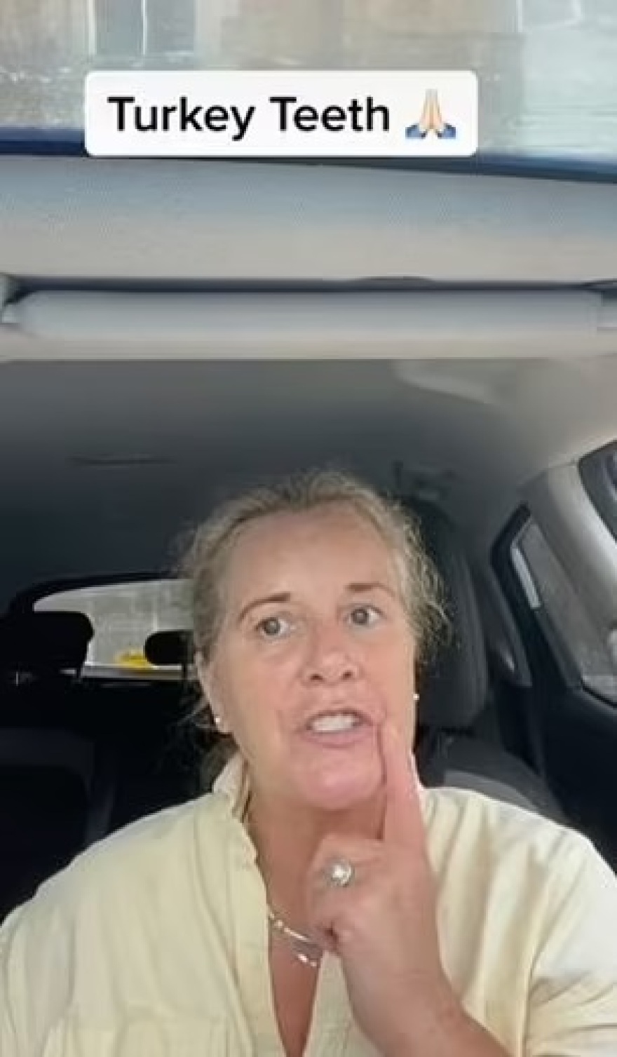 Βρετανία: Σάλος με τα «δόντια Τουρκίας» - Πολίτες επιστρέφουν στη χώρα με πόνους και επιπλοκές