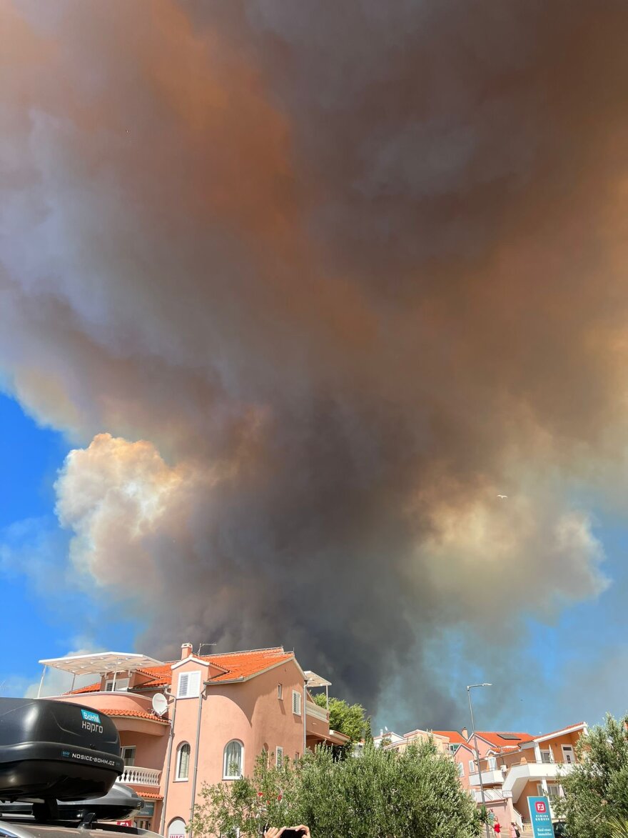 Κροατία: Δραματικές στιγμές από τις φωτιές στις Δαλματικές Ακτές - Κάηκαν σπίτια, εκκενώθηκαν περιοχές 