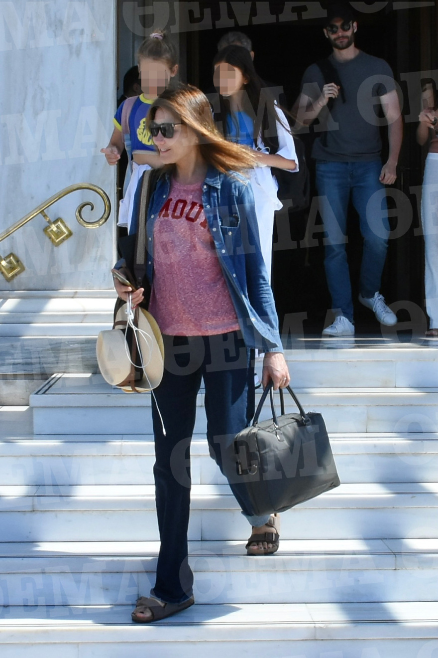 Νικολά Σαρκοζί: Μούσκεμα τρέχει στο κέντρο της Αθήνας - Δείτε φωτογραφίες