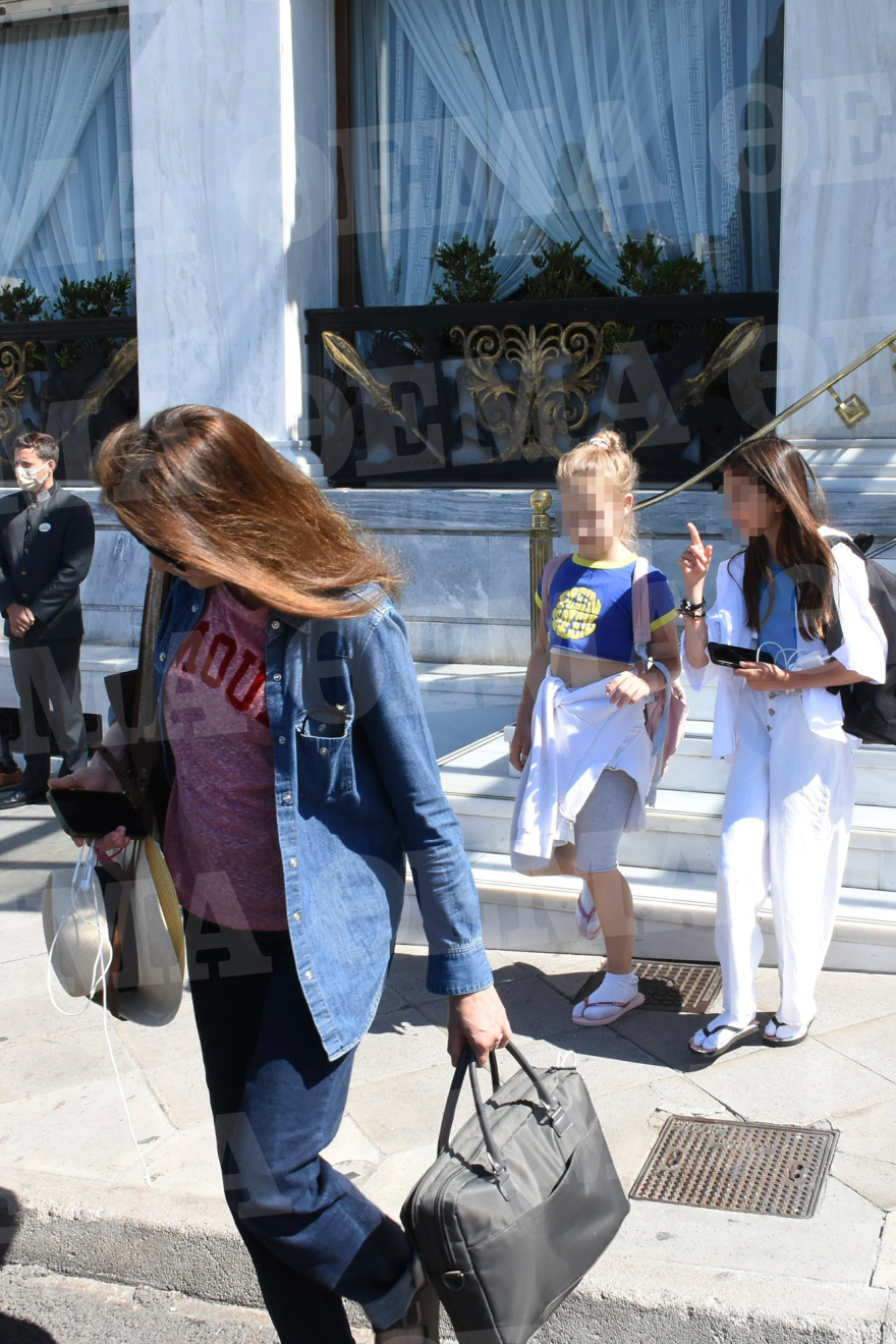 Νικολά Σαρκοζί: Μούσκεμα τρέχει στο κέντρο της Αθήνας - Δείτε φωτογραφίες