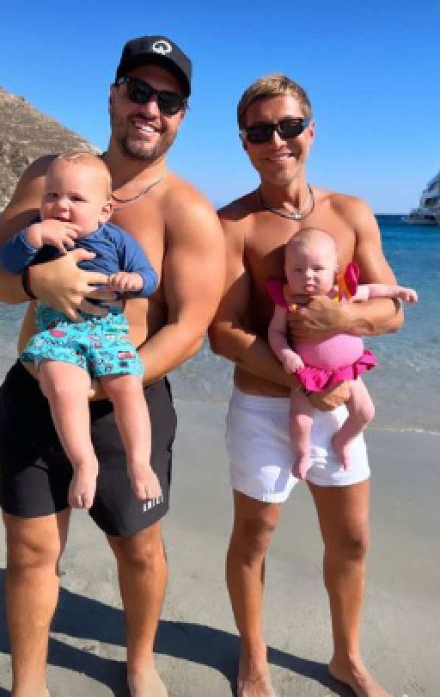 Μετά τη βάπτιση στη Βουλιαγμένη η οικογένεια Μπούση ετοιμάζεται για γάμο στη Μύκονο 