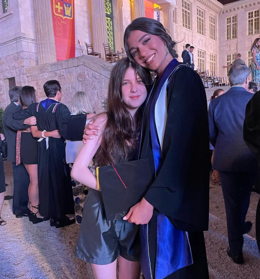 Δέσποινα Βανδή: Καμαρώνει την κόρη της, Μελίνα Νικολαΐδη, ενώ τραγουδά - Δείτε το βίντεο