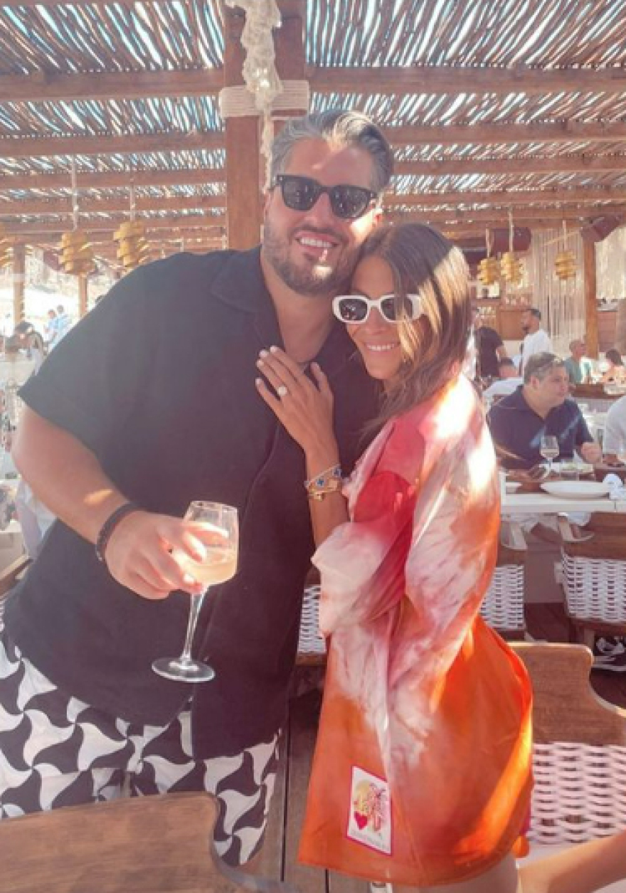 Μετά τη βάπτιση στη Βουλιαγμένη η οικογένεια Μπούση ετοιμάζεται για γάμο στη Μύκονο 