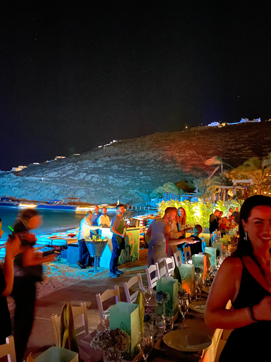 Μύκονος: Η γκλάμουρ βραδιά στην Ψαρού και οι Crystal που... αγνοούνται