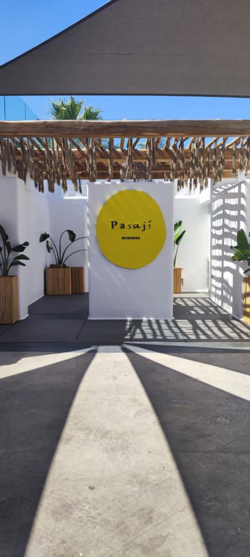 Μύκονος: Ξημέρωσε και ο Βέρτης ακόμη τραγουδούσε - Ο χαμός από τους Ισραηλινούς και οι εισπράξεις των €700.000 