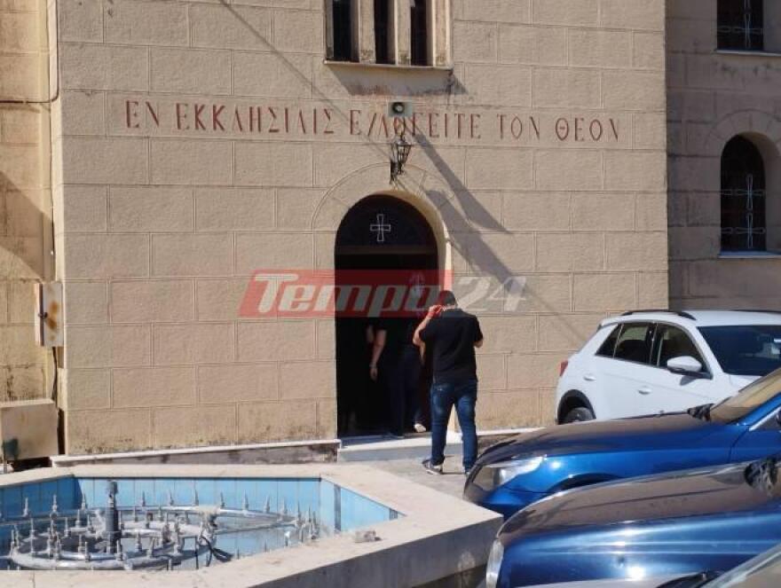 Πάτρα: Σε κλίμα οδύνης η κηδεία του 49χρονου που έδιωξαν από το νοσοκομείο «Άγιος Ανδρέας» και πέθανε