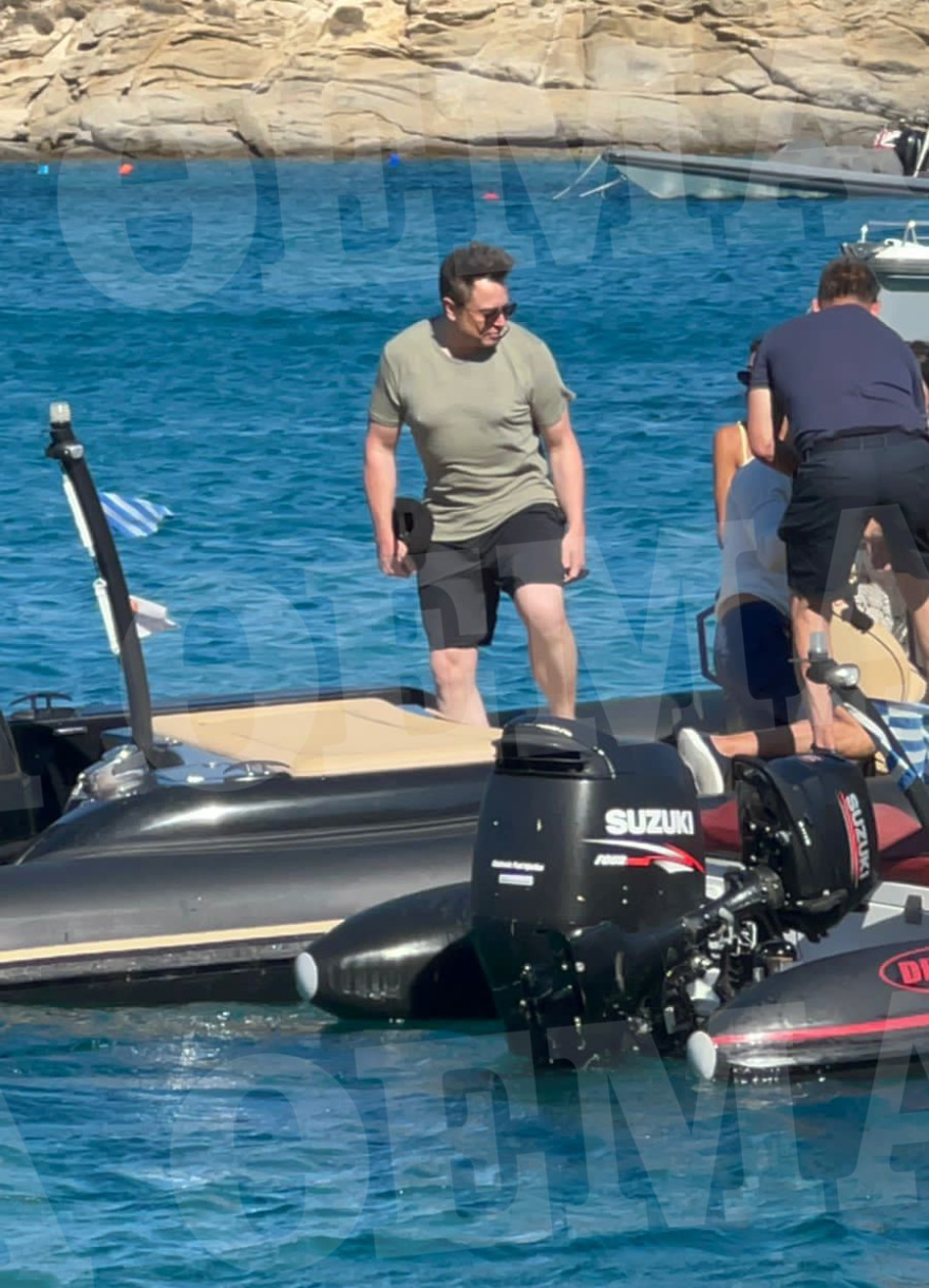 Ο Έλον Μασκ στη Μύκονο - Δείτε αποκλειστικές φωτογραφίες και βίντεο